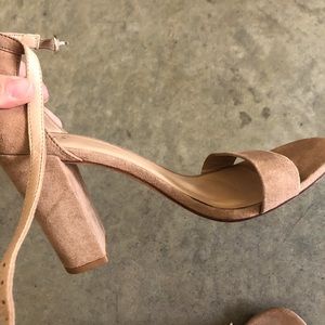 Kelly and Katie taupe colored sandal. 7.5